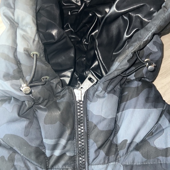 Mens Moncler Coat - Picture 7 of 11